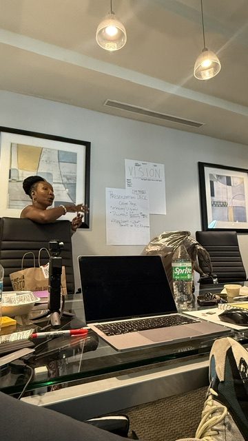 Phyllis Johnson leading a strategy session with Jacksonville Run Club